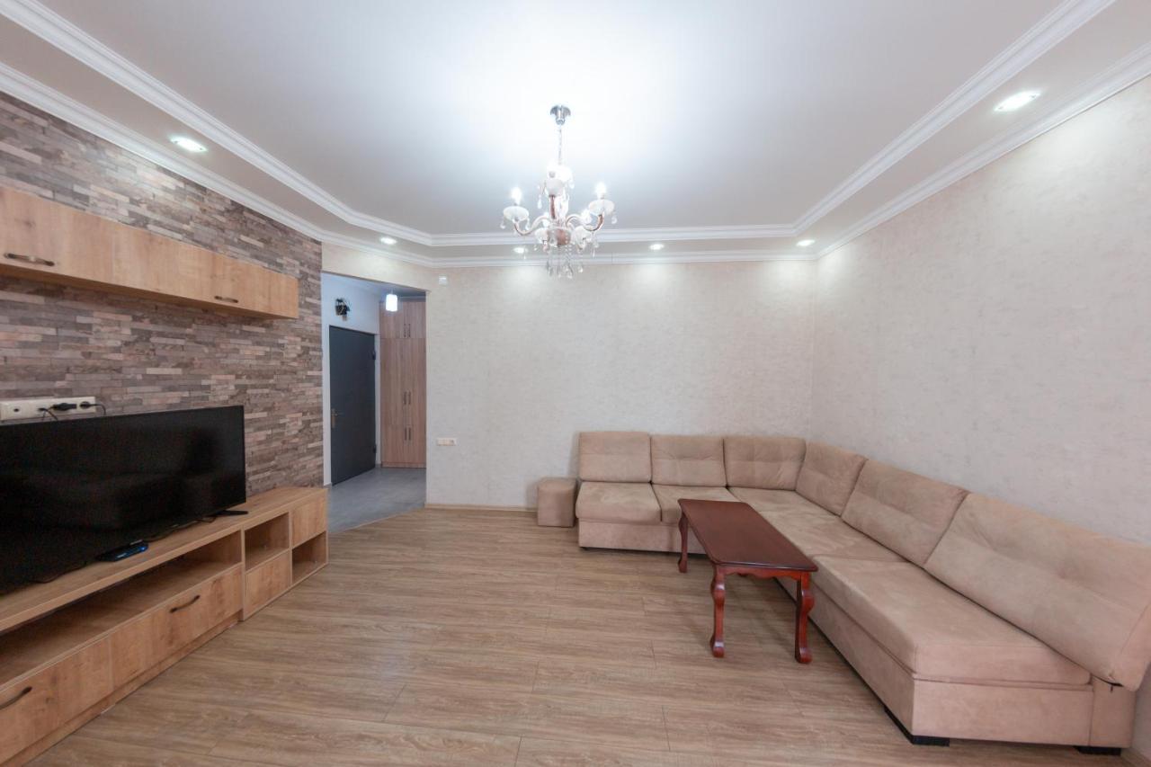 5 Apartment In One Boulding - Near Stadium باتومي المظهر الخارجي الصورة